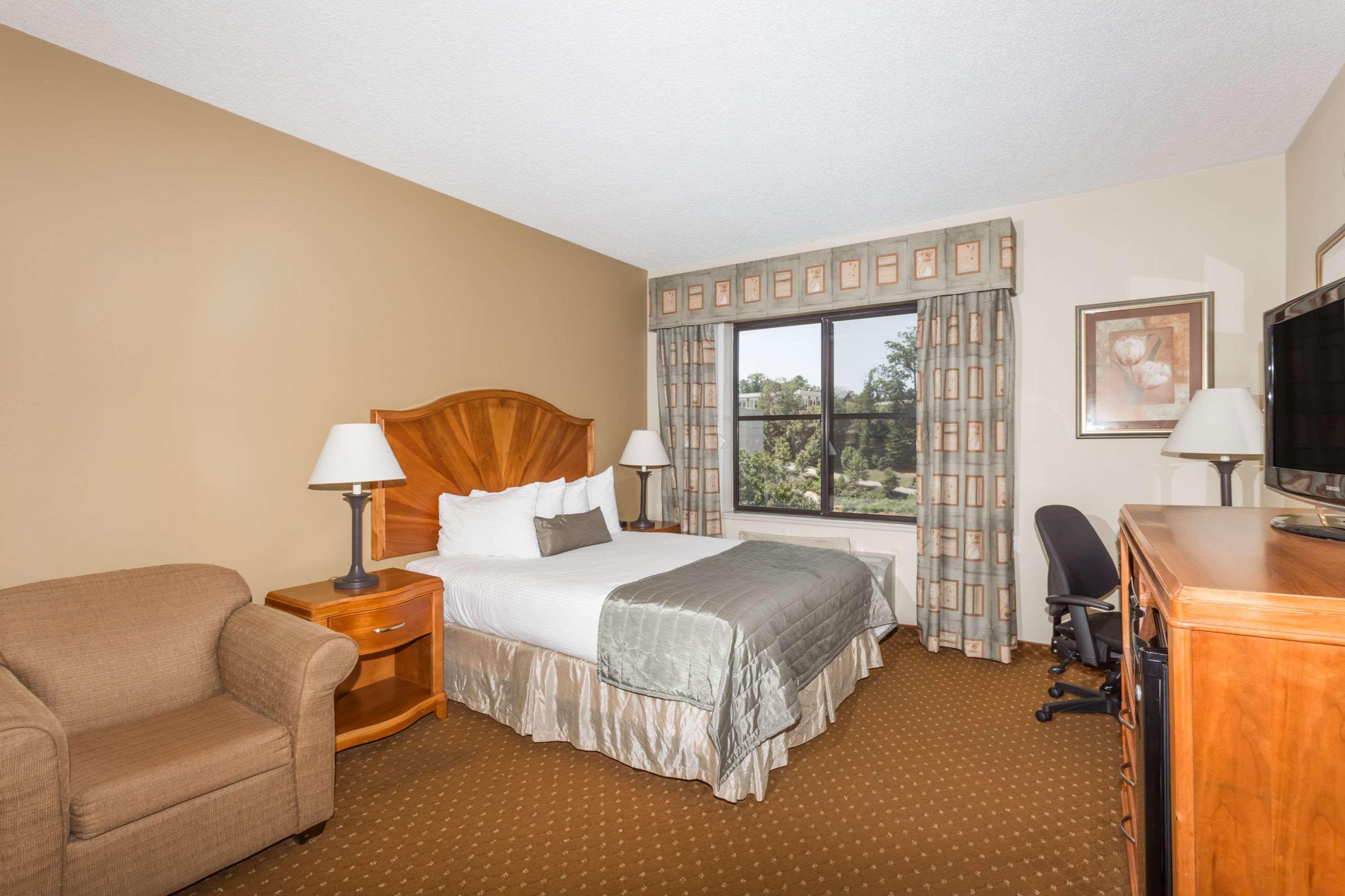 Baymont By Wyndham Asheville/Biltmore Exteriör bild