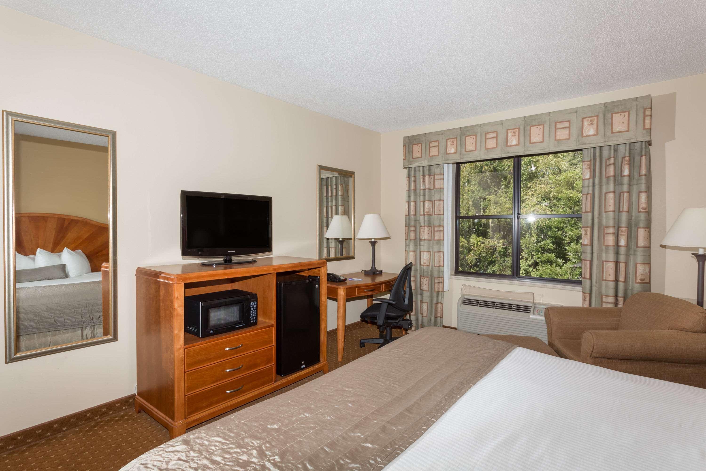 Baymont By Wyndham Asheville/Biltmore Exteriör bild